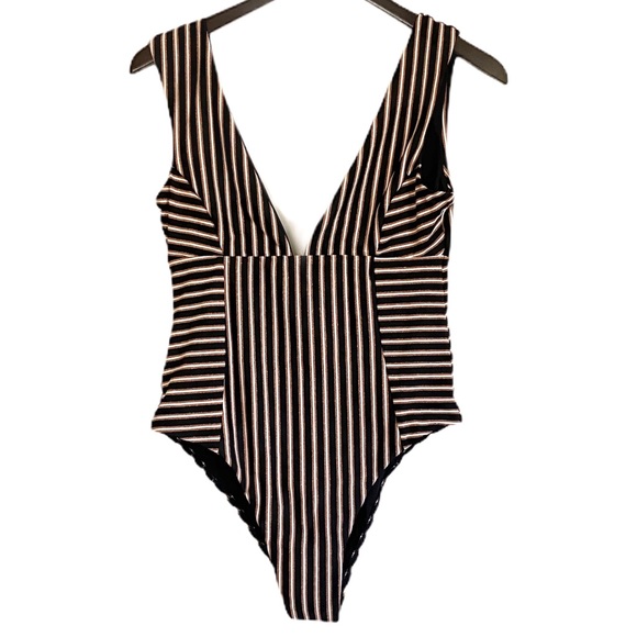 NWT L*SPACE Horizon Stripe Sunscape One Piece 12 - Picture 5 of 12